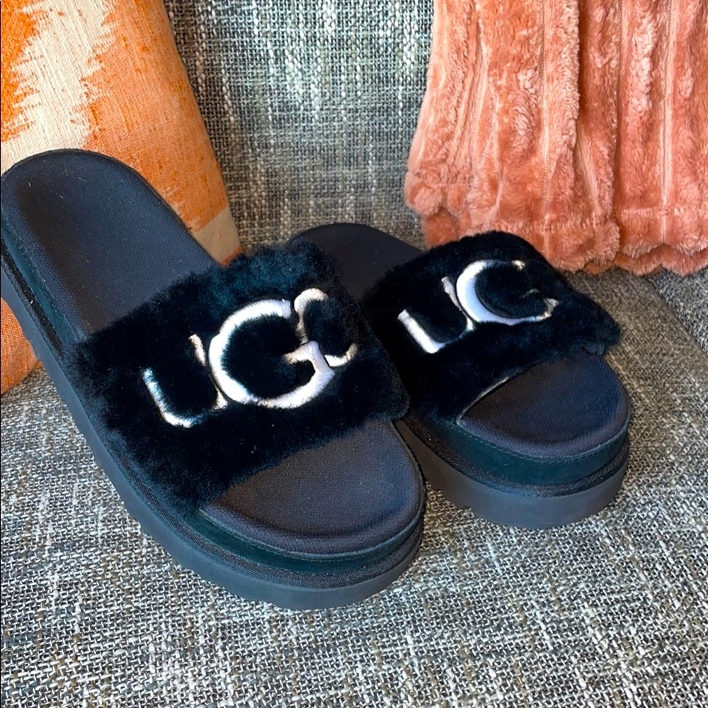 UGG Laton Logo Platform Slipper